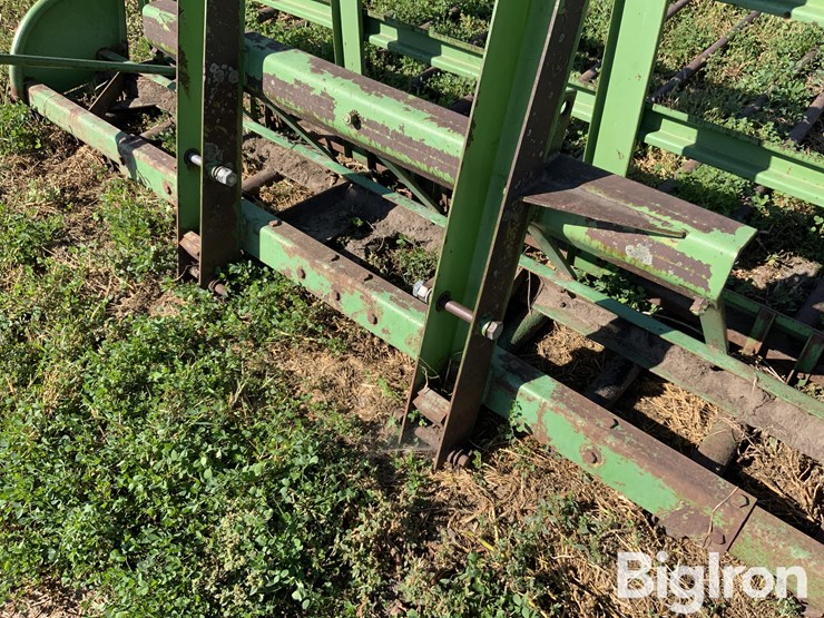 john-deere-158-image-13