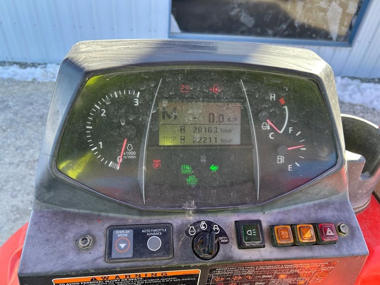 2019-kubota-m62-image-24