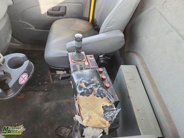 2012-international-workstar-7400-image-14