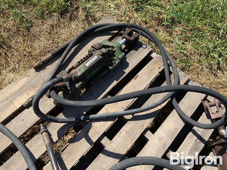 john-deere-hydraulic-cylinder-image-3