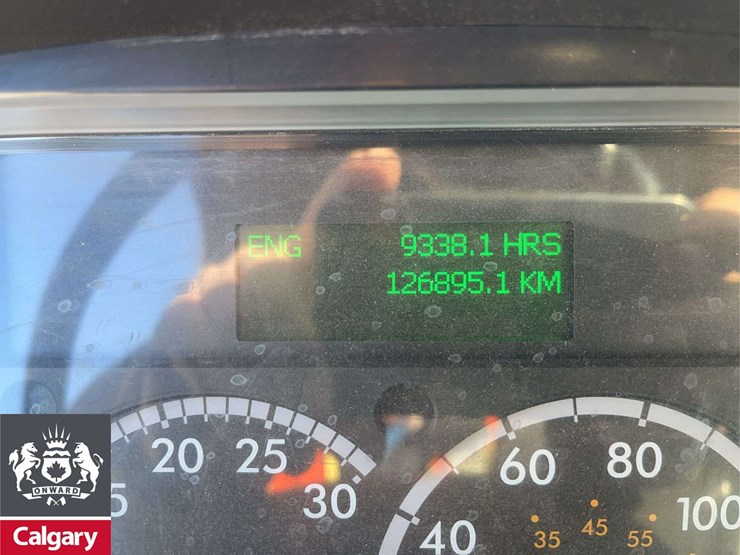 2016-freightliner-m2-106-image-25