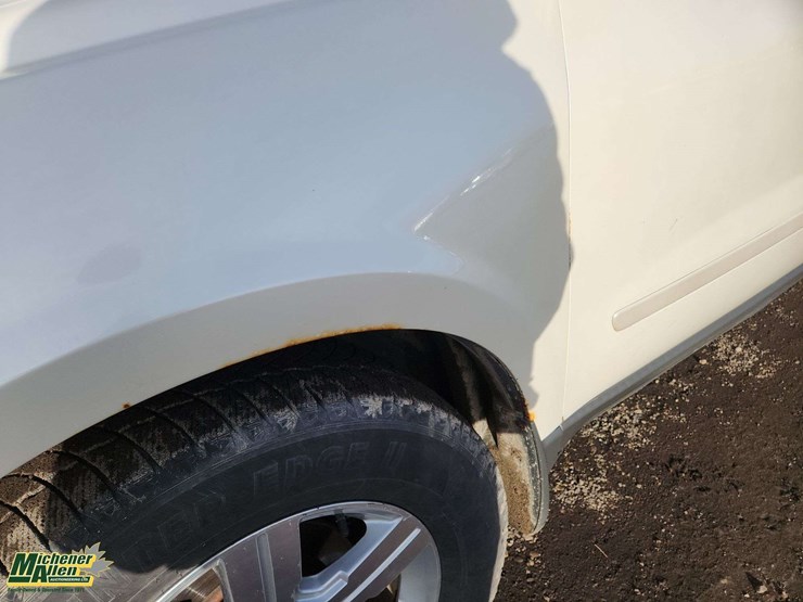 2011-chevrolet-traverse-image-33