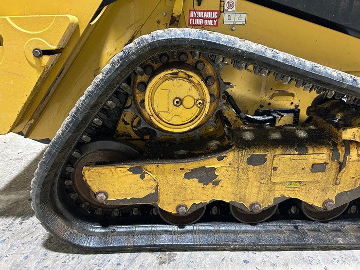 2020-caterpillar-259d3-image-13