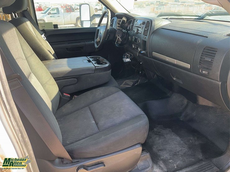 2014-gmc-sierra-3500hd-image-18