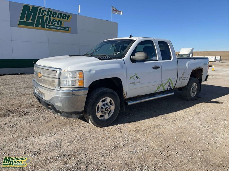 2012-chevrolet-silverado-2500hd-image-1