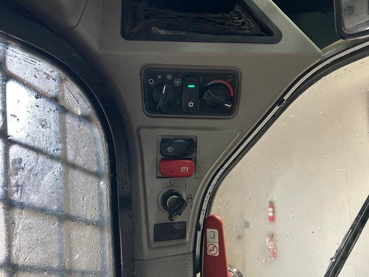 2020-caterpillar-259d3-image-56