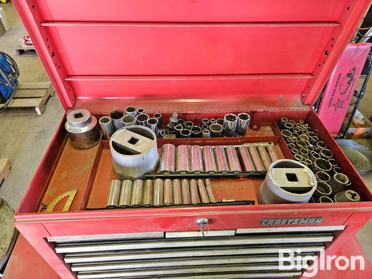 craftsman-steel-rolling-toolboxes-&-tools-image-9