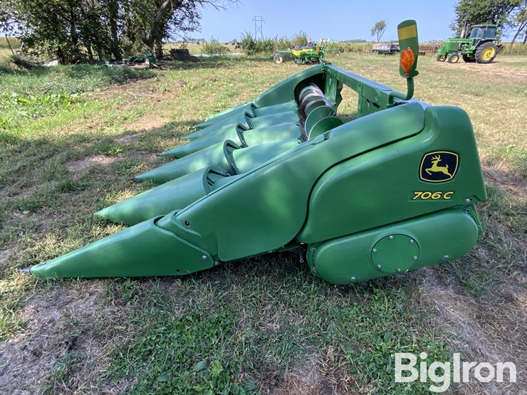 2020-john-deere-706c-image-8