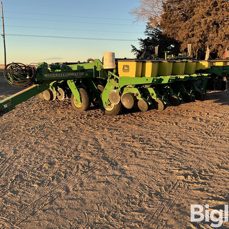 JOHN DEERE 1780