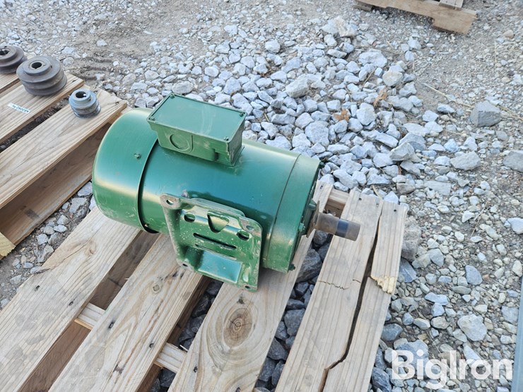 dayton-7.5-hp-electric-motor-image-2