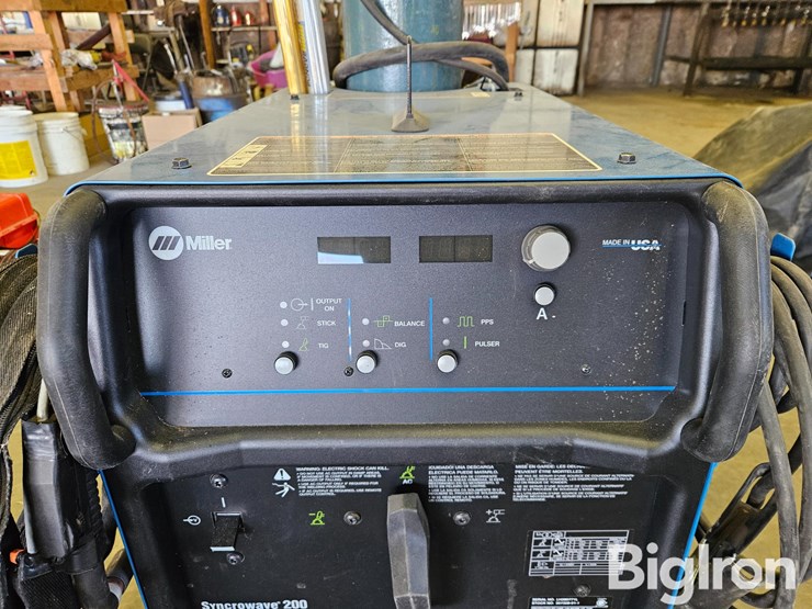 miller-syncrowave-200-tig-welder-image-10