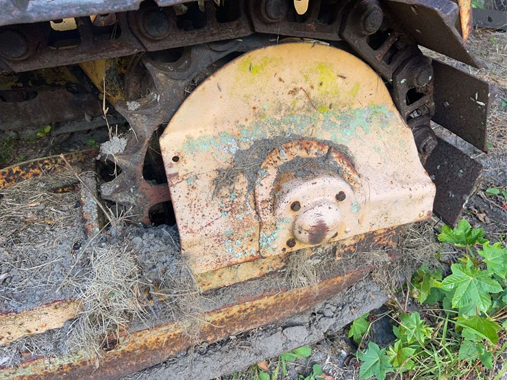 caterpillar-twenty-image-47