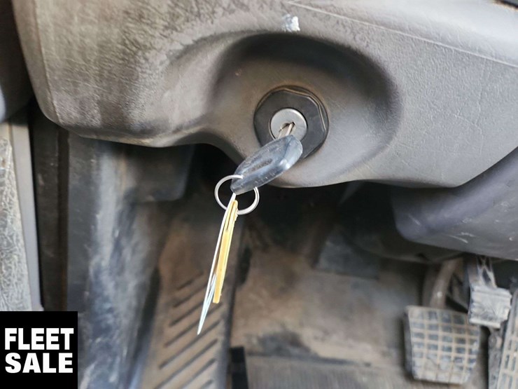 2012-freightliner-m2-106-image-12