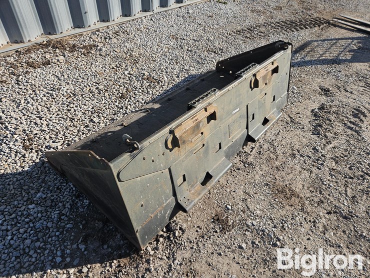 bobcat-74lp-skid-steer-bucket-image-9