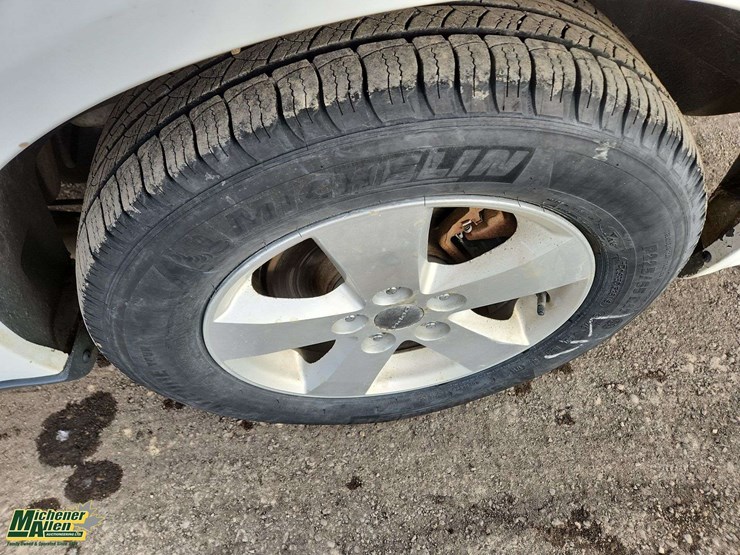 2015-dodge-grand-caravan-image-30