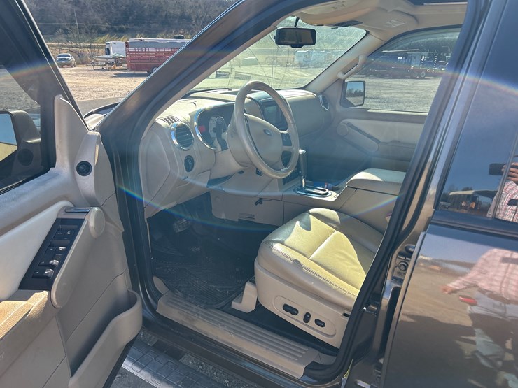 2008-ford-explorer-sport-trac-image-7