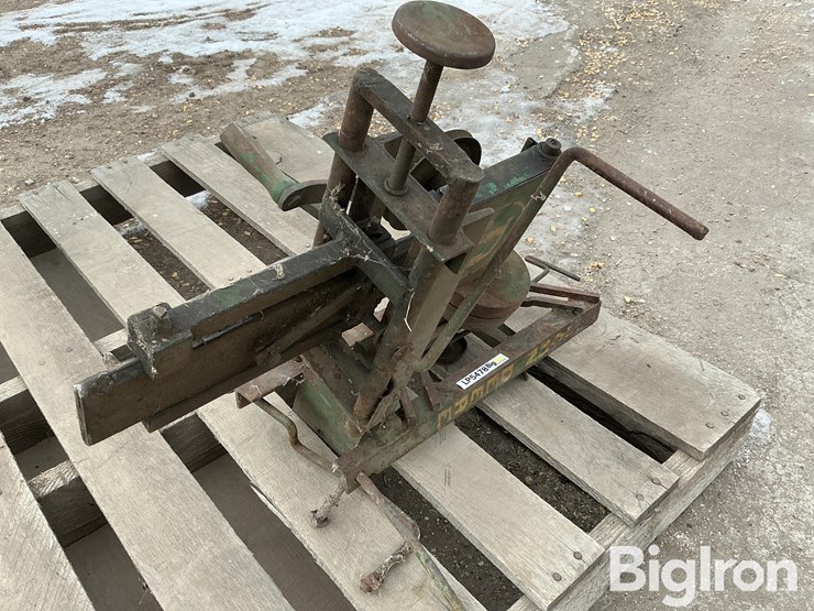 john-deere-antique-sickle-sharpener-image-11