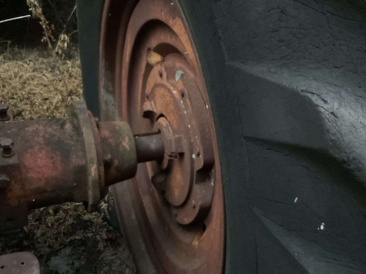 minneapolis-moline-m604-image-31