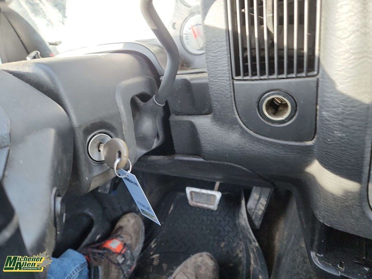 2004-dodge-ram-1500-image-18