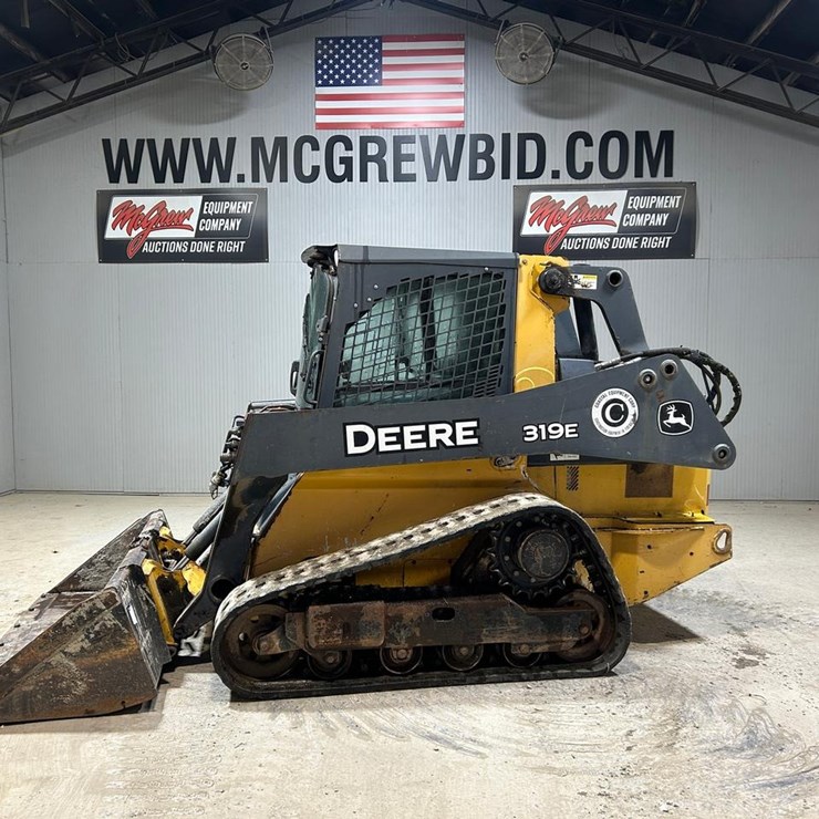 DEERE 319E