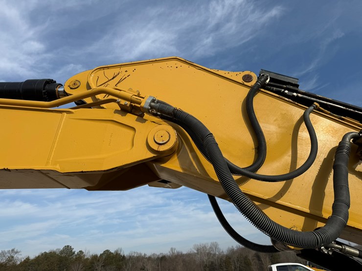 caterpillar-323fl-image-20