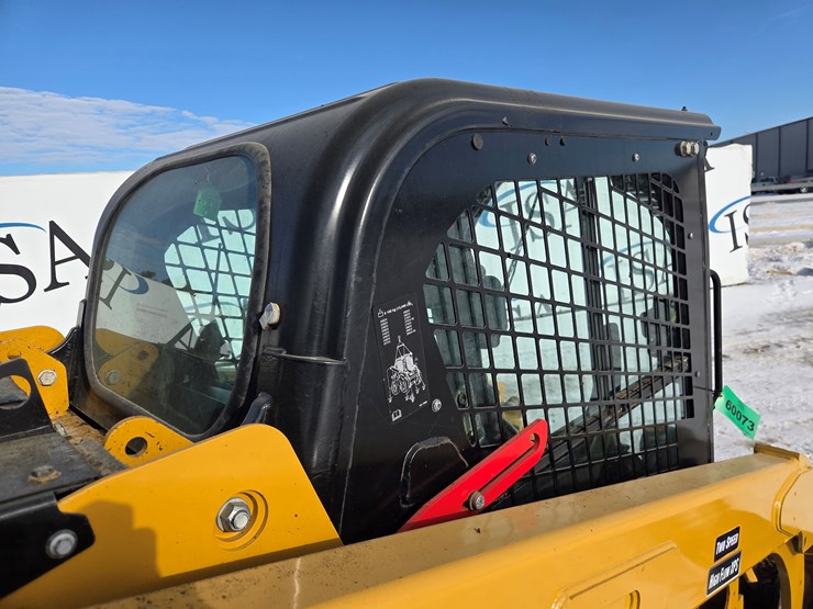 2021-caterpillar-299d3-image-37