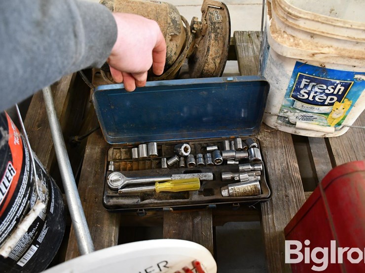 pallet-of-farm-support-image-20