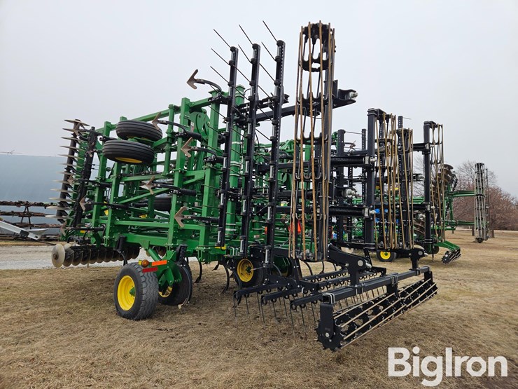 2015-john-deere-2310-image-7