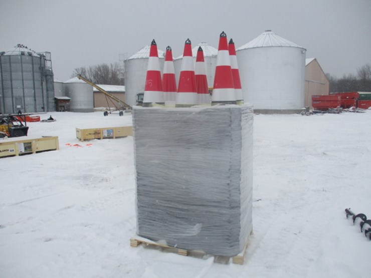 #5685-•-(250)-traffic-cones-image-3