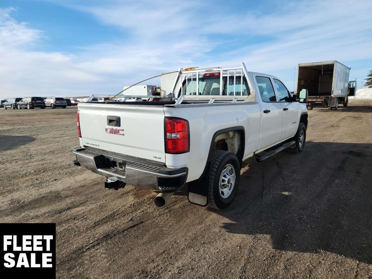 2018-gmc-sierra-2500hd-image-4