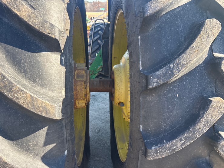 john-deere-8330-image-10