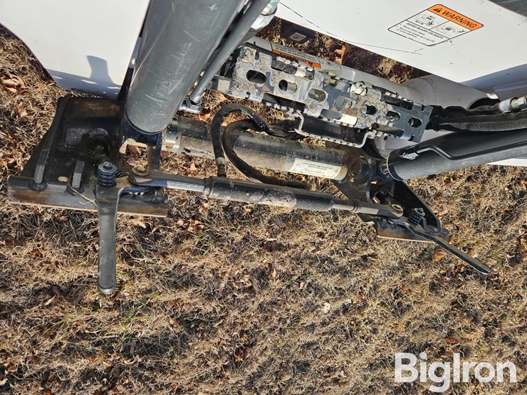 2015-bobcat-s650-image-18