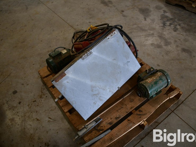 pallet-of-farm-support-image-7