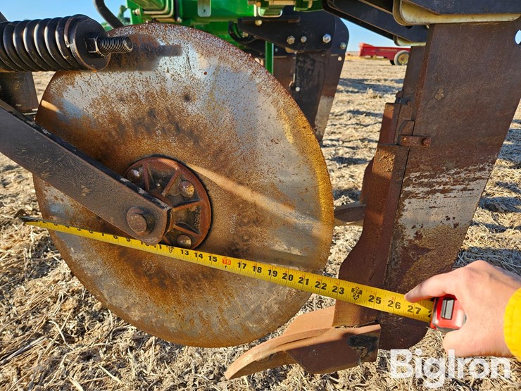 2017-john-deere-2100-image-11