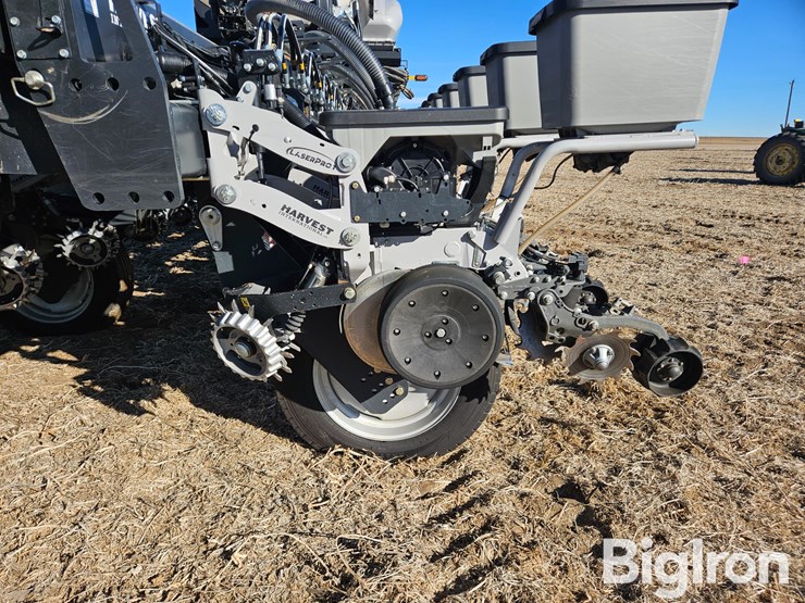 2023-harvest-international-24r30-high-speed-precision-ccs-planter-image-13