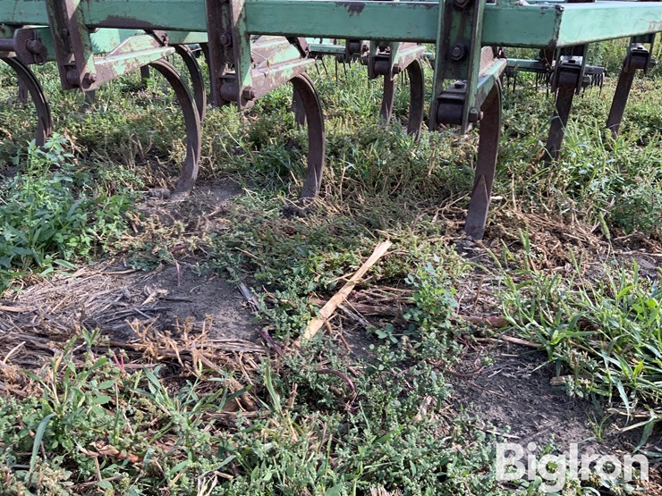 john-deere-12-image-10