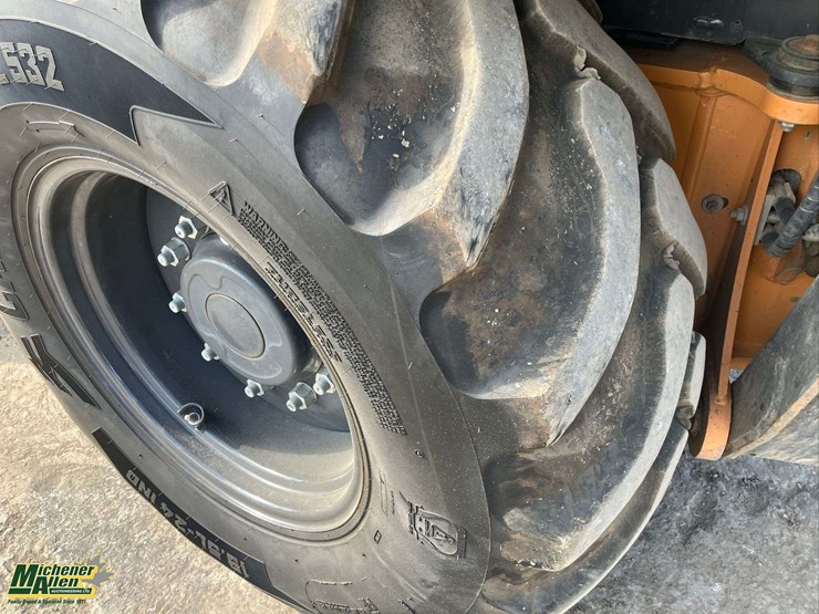 2023-case-580sn-image-13