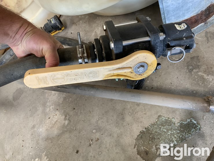 200-gallon-saddle-tanks-w/bracket-image-10