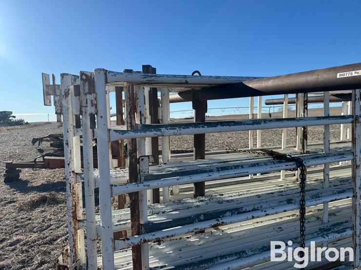 corral-gates-w/storage-rack-image-17