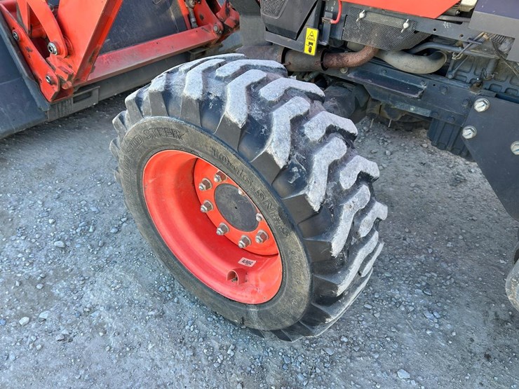 2019-kubota-m62-image-16