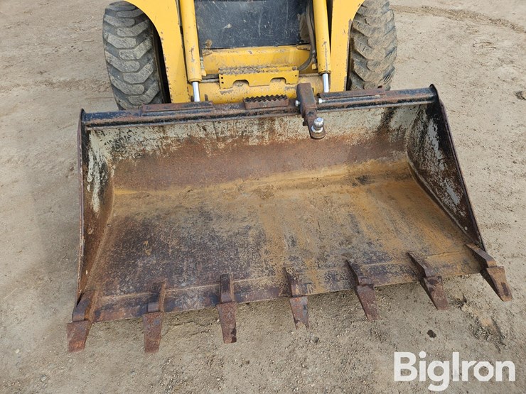 john-deere-317-image-13