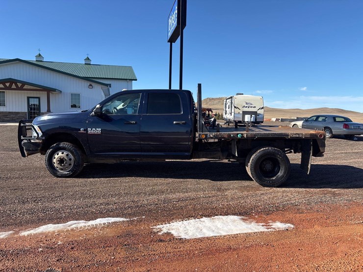 2017-dodge-3500-image-8