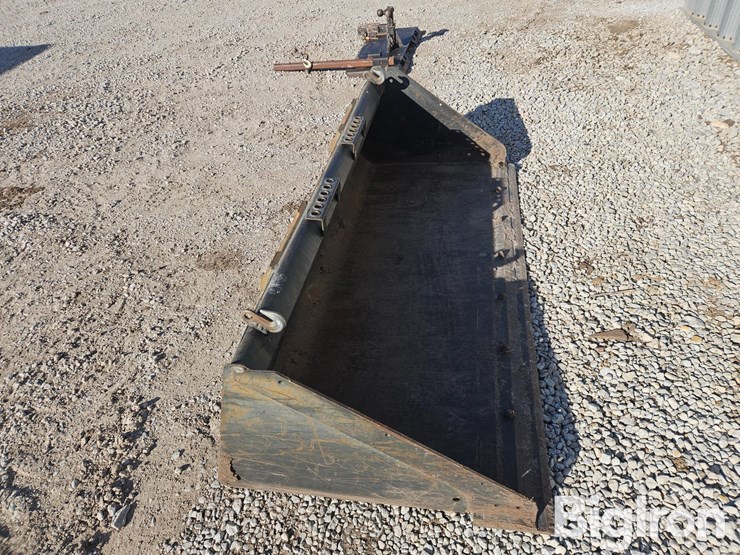 bobcat-74lp-skid-steer-bucket-image-4