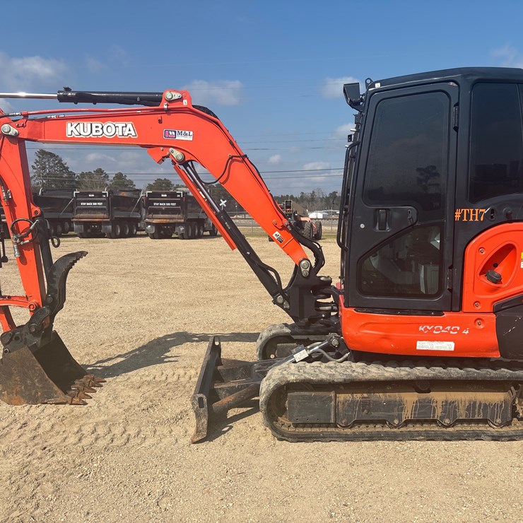 2016 KUBOTA KX040