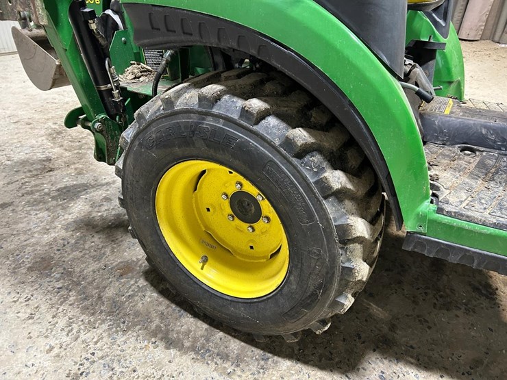 2025-deere-210le-image-14