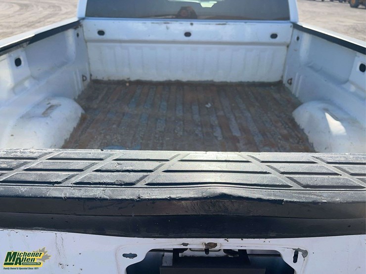 2012-chevrolet-silverado-2500hd-image-4