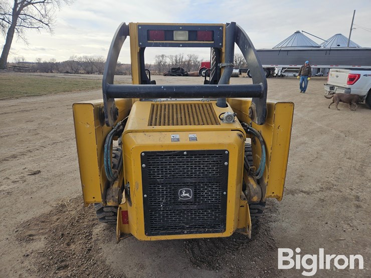 john-deere-317-image-6