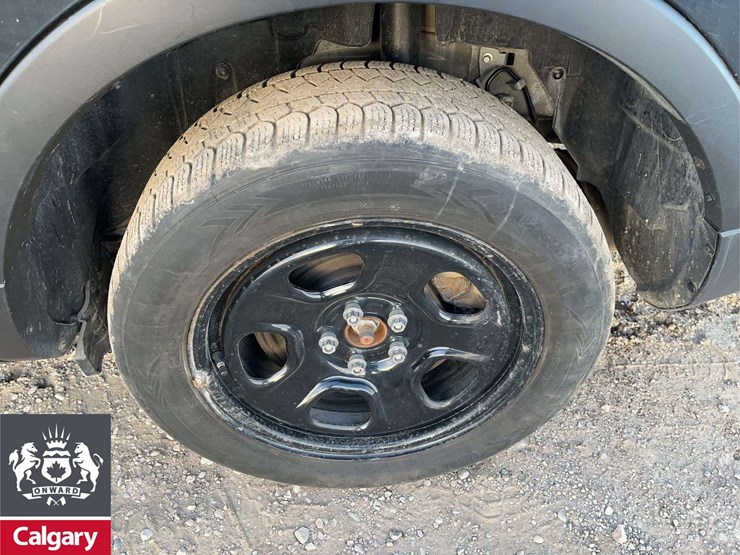 2017-ford-explorer-image-11