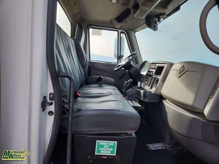 2008-international-durastar-4300-image-29