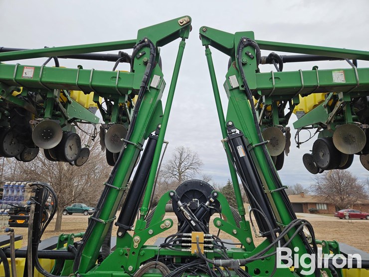 2005-john-deere-1720-image-10